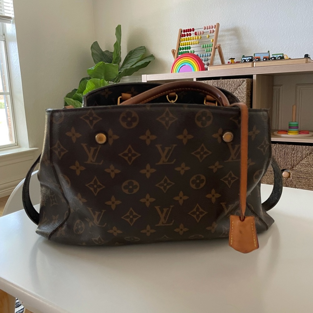 Louis Vuitton purse